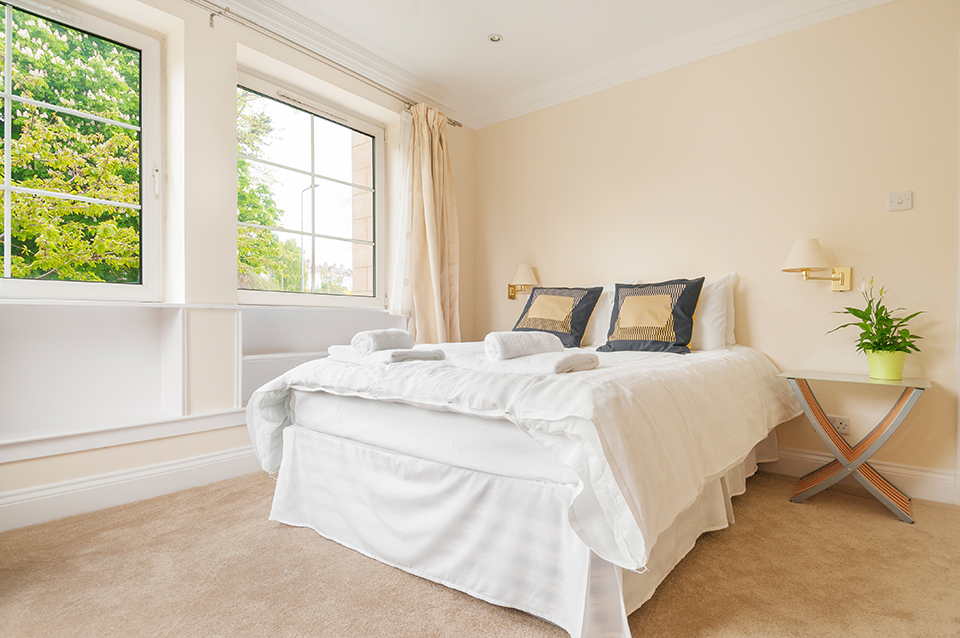 Bedroom with double bed in Murrayfield, Edinburgh