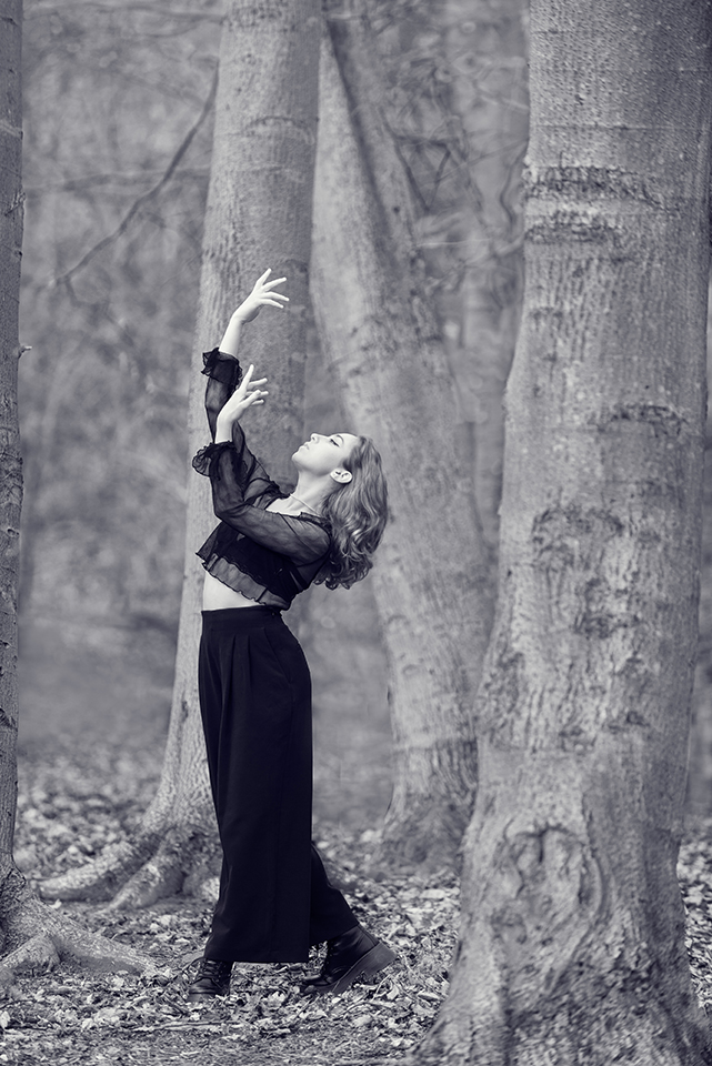 Dancer Stefi Chertsova in the winter forest on Blackford Hill