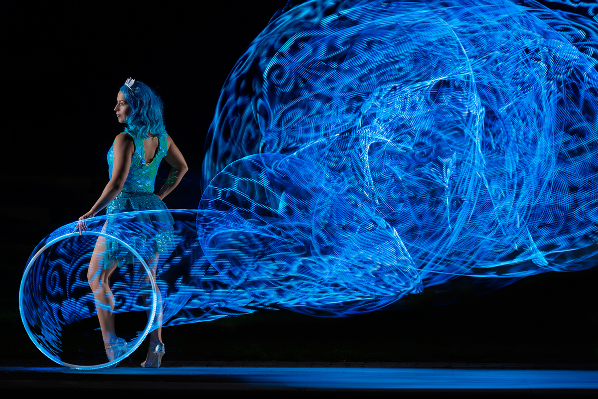 Circus Artist Jusztina Hermann with LED hoop, image no 06