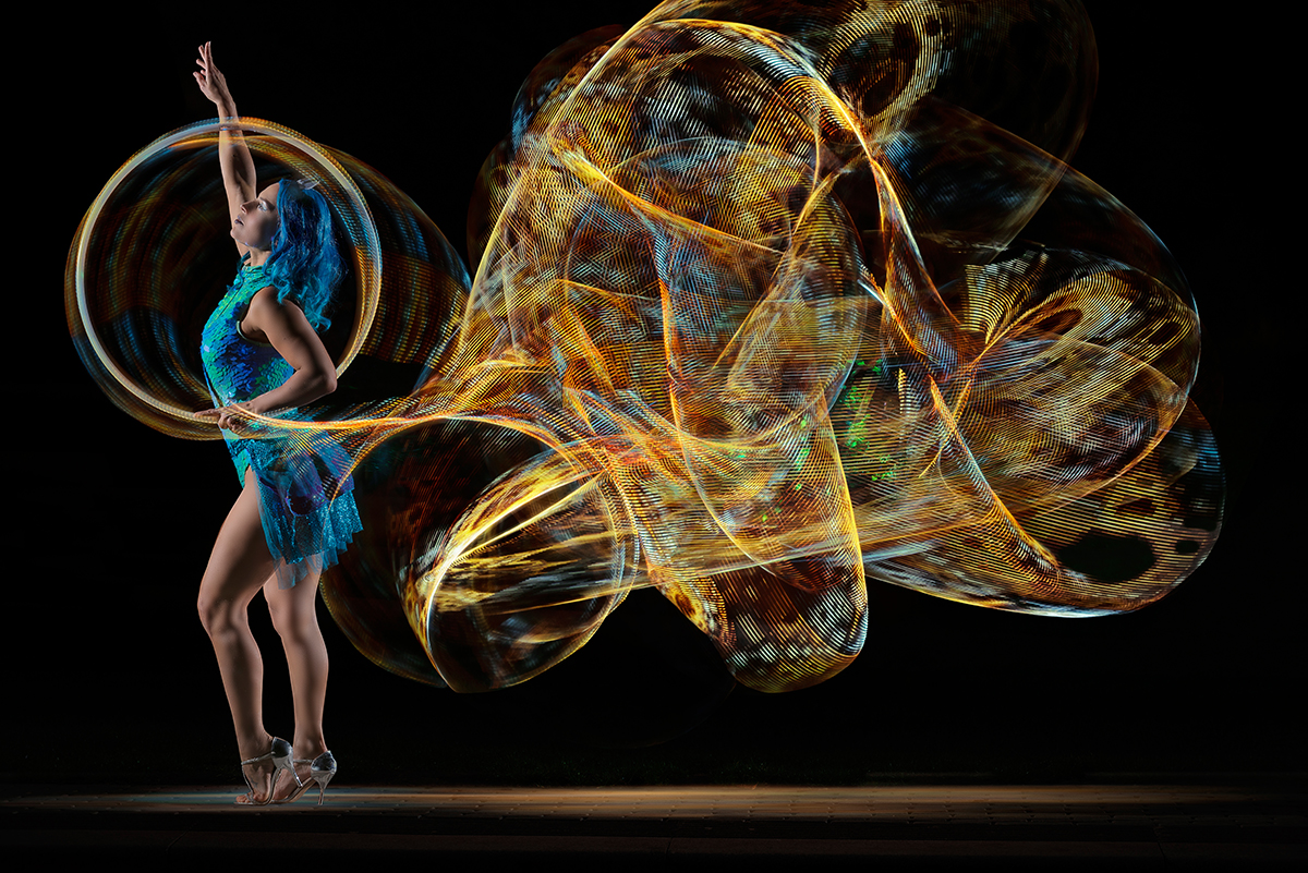 Circus Artist Jusztina Hermann with LED hoop, image no 10