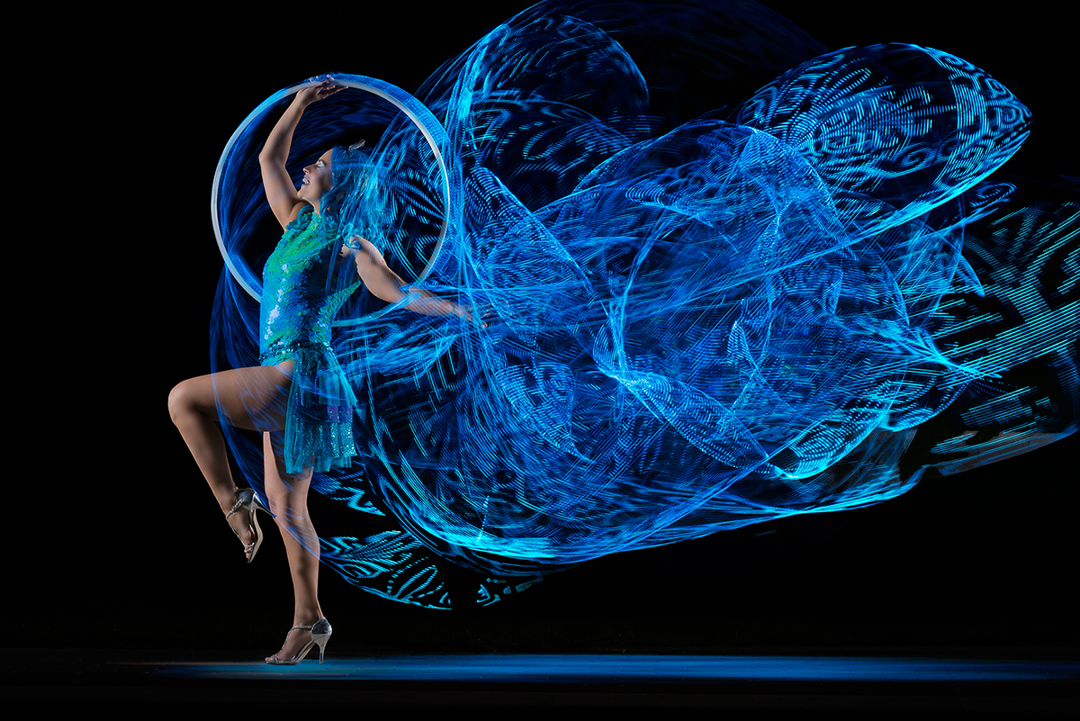 Circus Artist Jusztina Hermann with LED hoop, image no 11