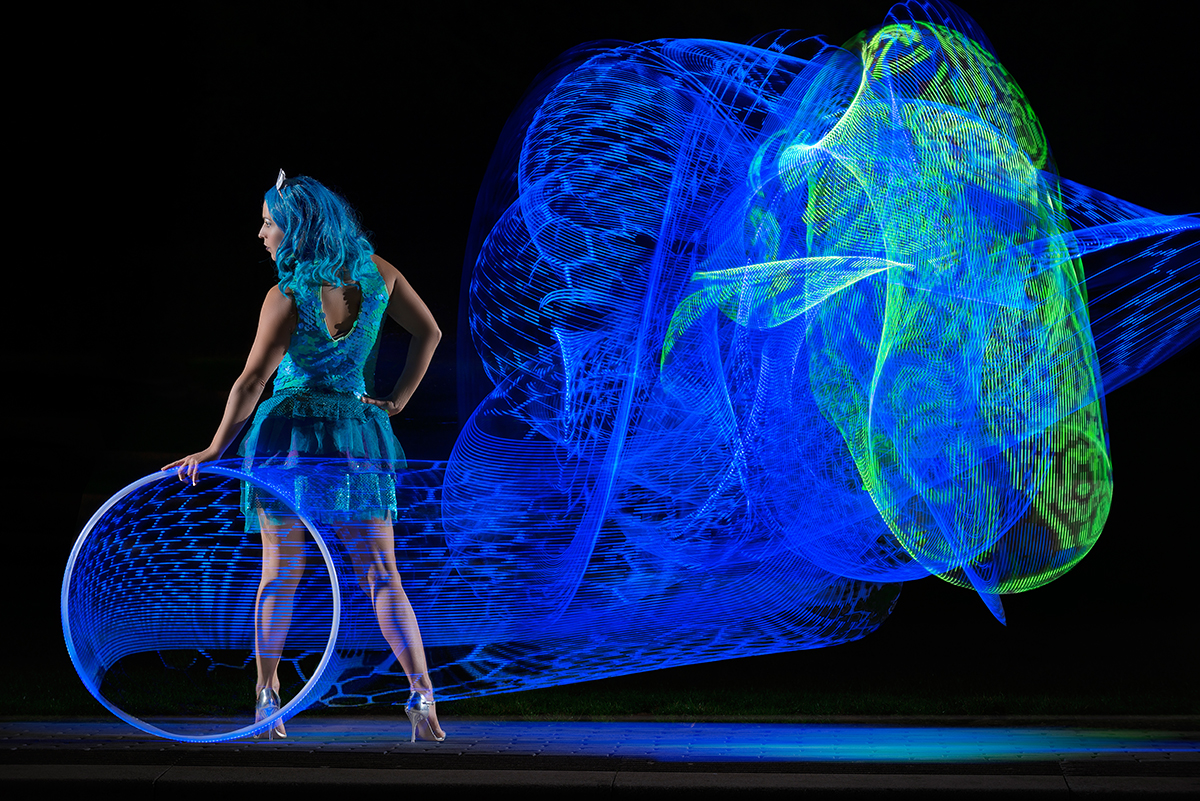 Circus Artist Jusztina Hermann with LED hoop, image no 13