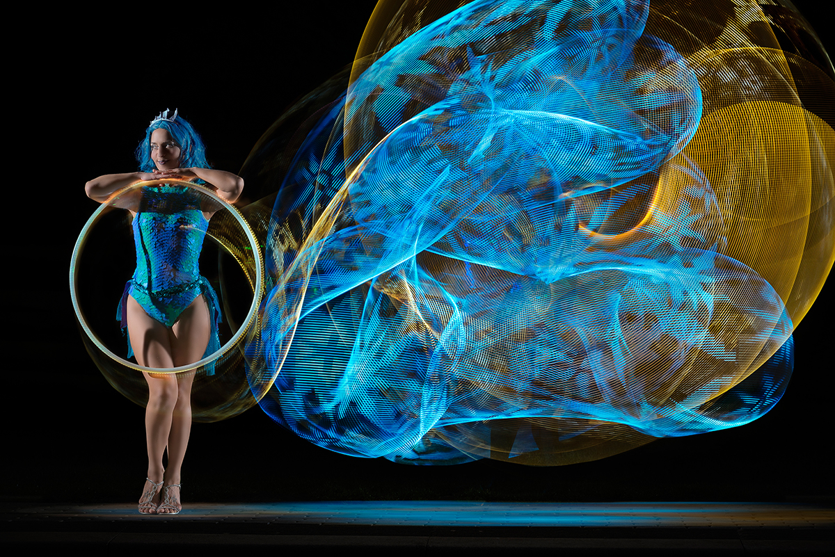 Circus Artist Jusztina Hermann with LED hoop, image no 15