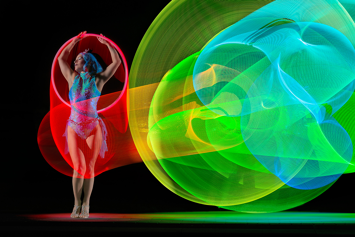 Circus Artist Jusztina Hermann with LED hoop, image no 17