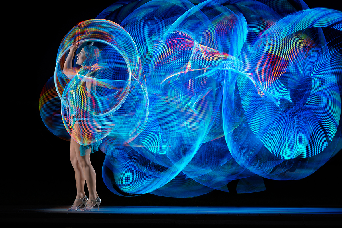 Circus Artist Jusztina Hermann with LED hoop, image no 19